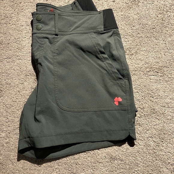 Krimson Klover hiking shorts - Picture 5 of 7